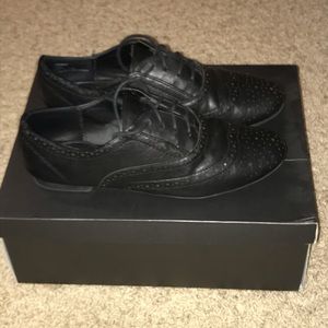 Black retro shoe